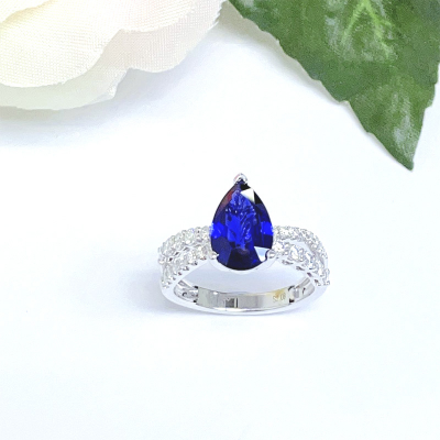 藍寶石鑽石戒指