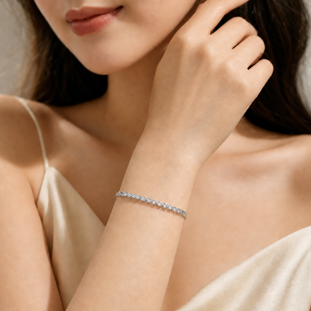 18K White Gold Round-Cut Tennis Bracelet - Timeless Elegance