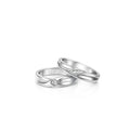 18K Modern Crossover Twist Knot Design with Round Cut Diamonds