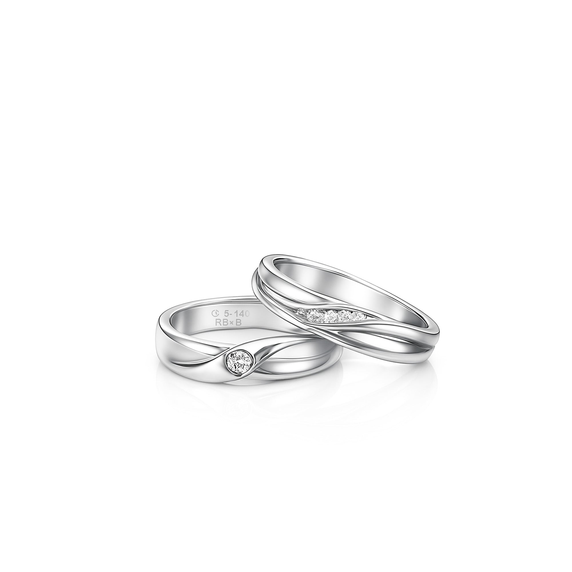 18K Modern Crossover Twist Knot Design with Round Cut Diamonds