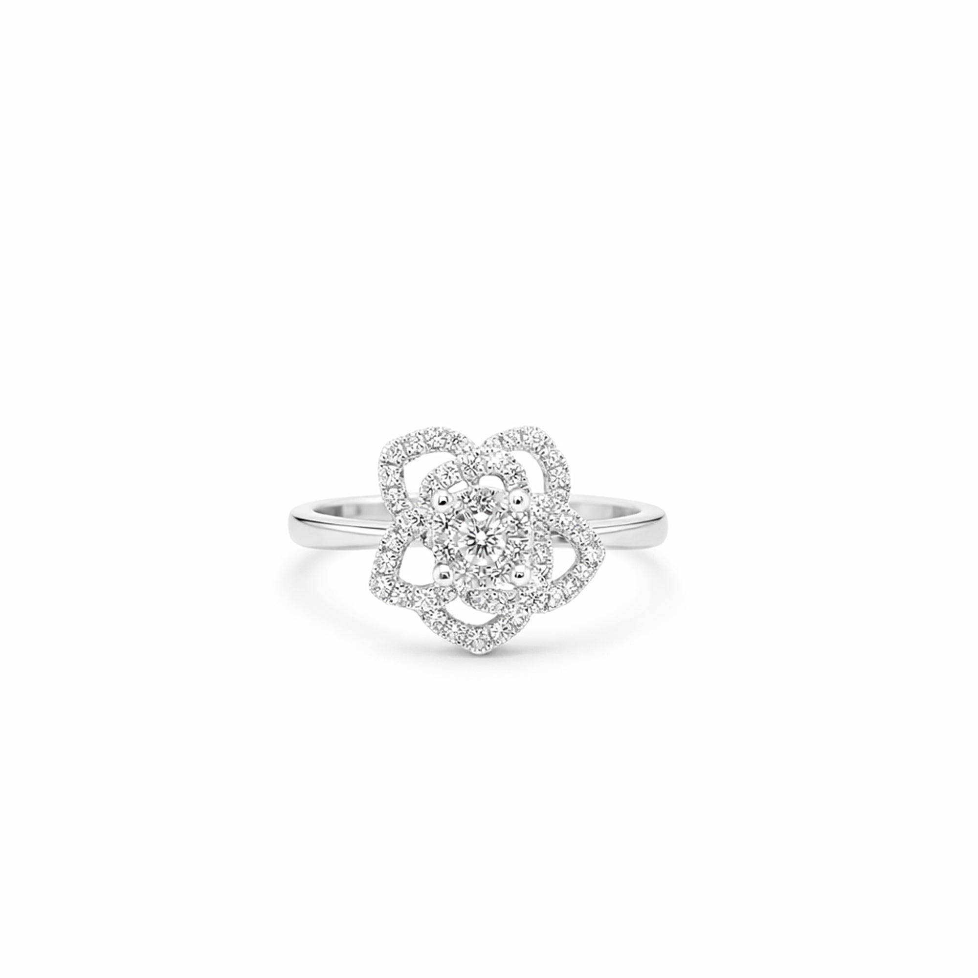 18k White Gold Flower Diamond Ring