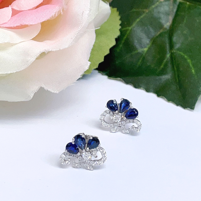 EARRINGS WITH SAPPHIRE AND DIAMOND